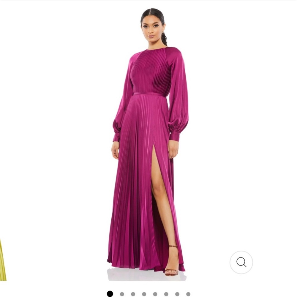 Long sleeve pleated dress